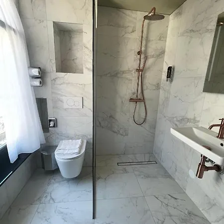 Centre Hotel 3*