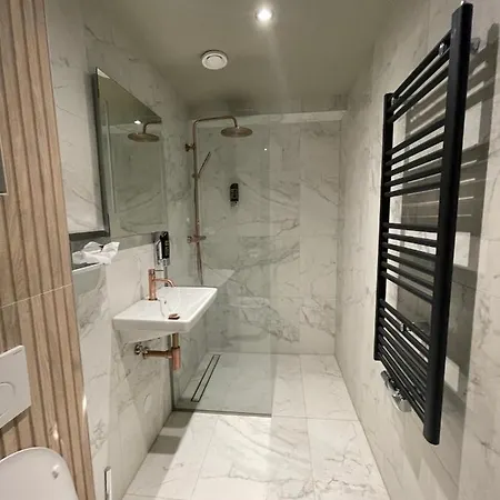 Beautique Centre Hotel 3*