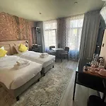Centre Hotel 3*