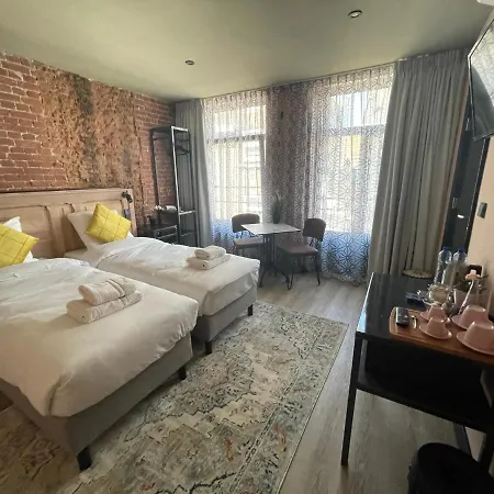 Centre Hotel 3*